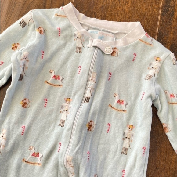 Sal and Pimenta Nutcracker 2T Blue One piece Zip Open Feet Pajamas Sleep - Picture 1 of 4